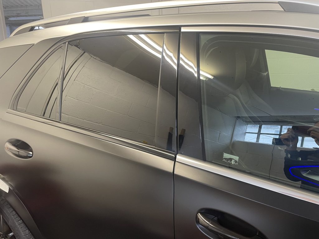 Mercedes GLE 400 AMG Line door surround dechrome in progress