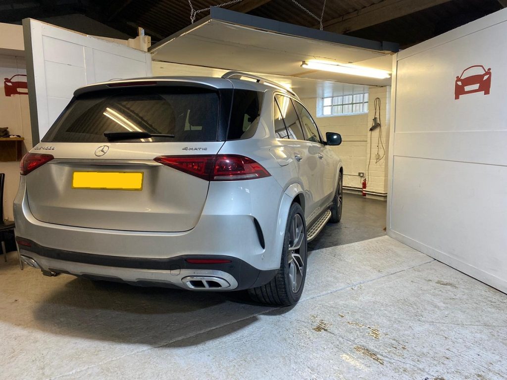 Mercedes GLE 400 AMG Line prior to vinyl wrapping rear view