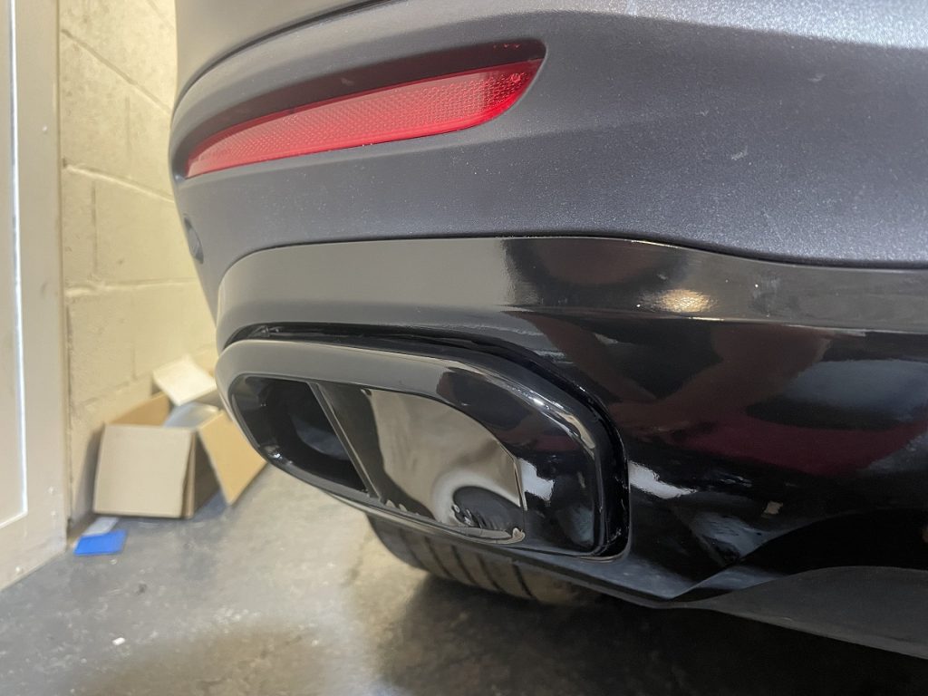 Mercedes GLE 400 AMG Line rear tailpipe being dechromed